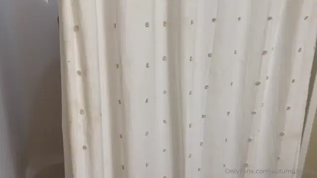 Autumnren Onlyfans 25-Feb-2025 in the shower lets herself be fucked by a guy