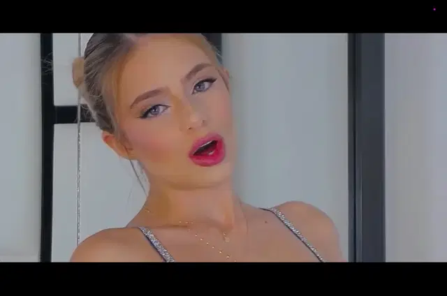 JohanaMiller show 5