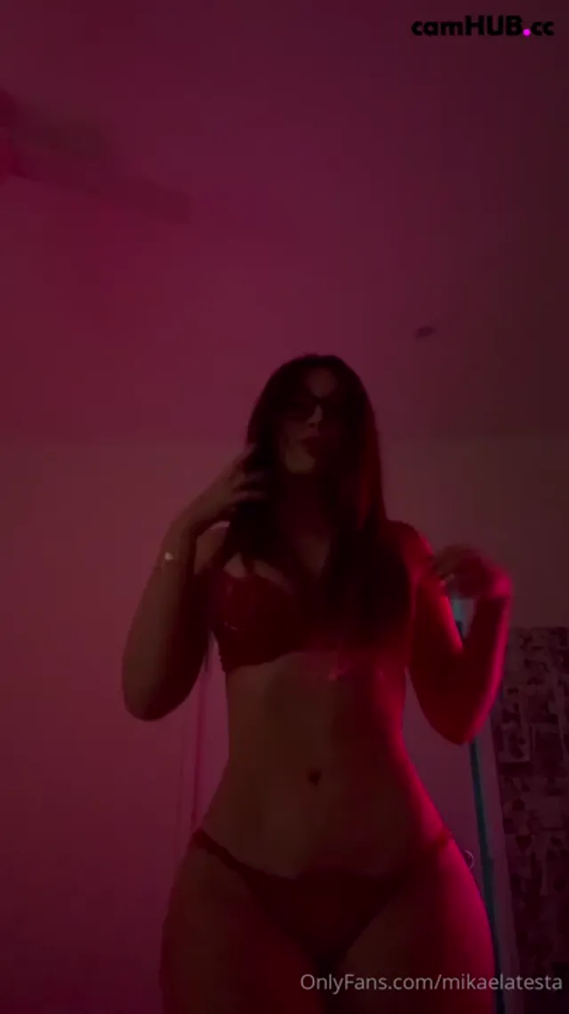 Mikaela Testa show 16