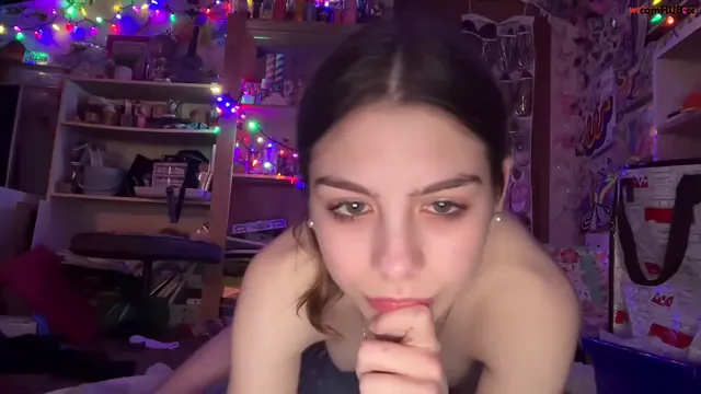 Destinyluvvvv chaturbate March-28-2025 just spread her legs