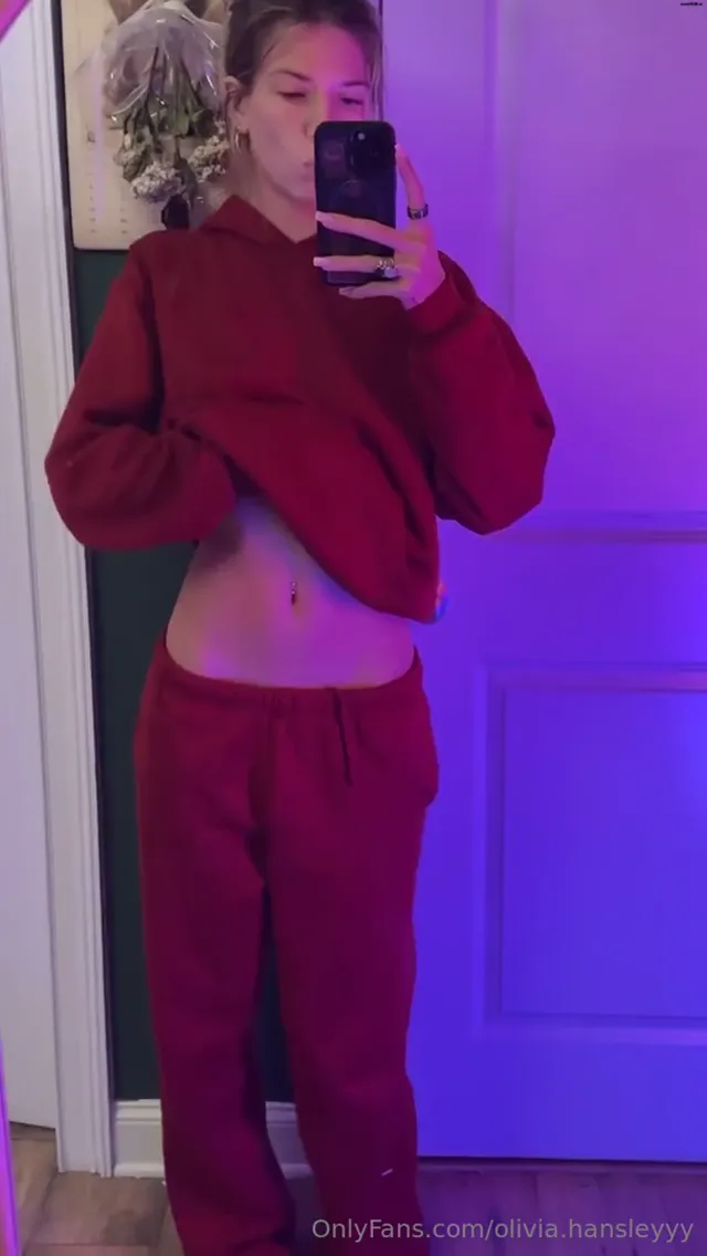 Free oliviahansleyy nips