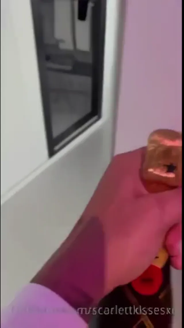 Scarlettkissesxo Onlyfans leaks  BlowJob