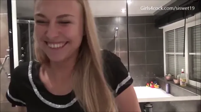 Siswetlive X Siswet19 Chaturbate 13-05-2025 sex and anal fisting in the bathroom
