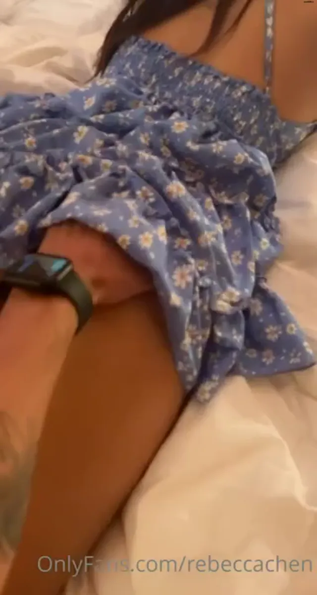 Rebecca Chen Onlyfans 15-May-2025 elite whore gives blowjob to client in hotel