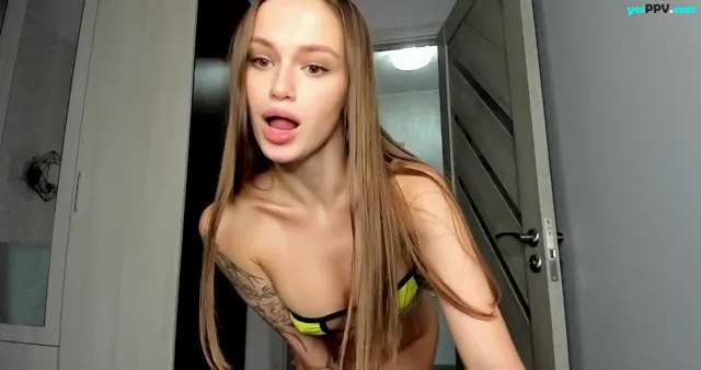 Tootightwithbra Chaturbate 27-05-2025 Fondling Herself Between Her Legs
