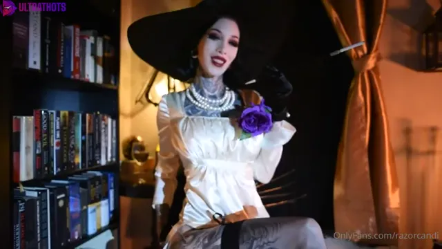 Razorcandi Playing With Huge Dildos