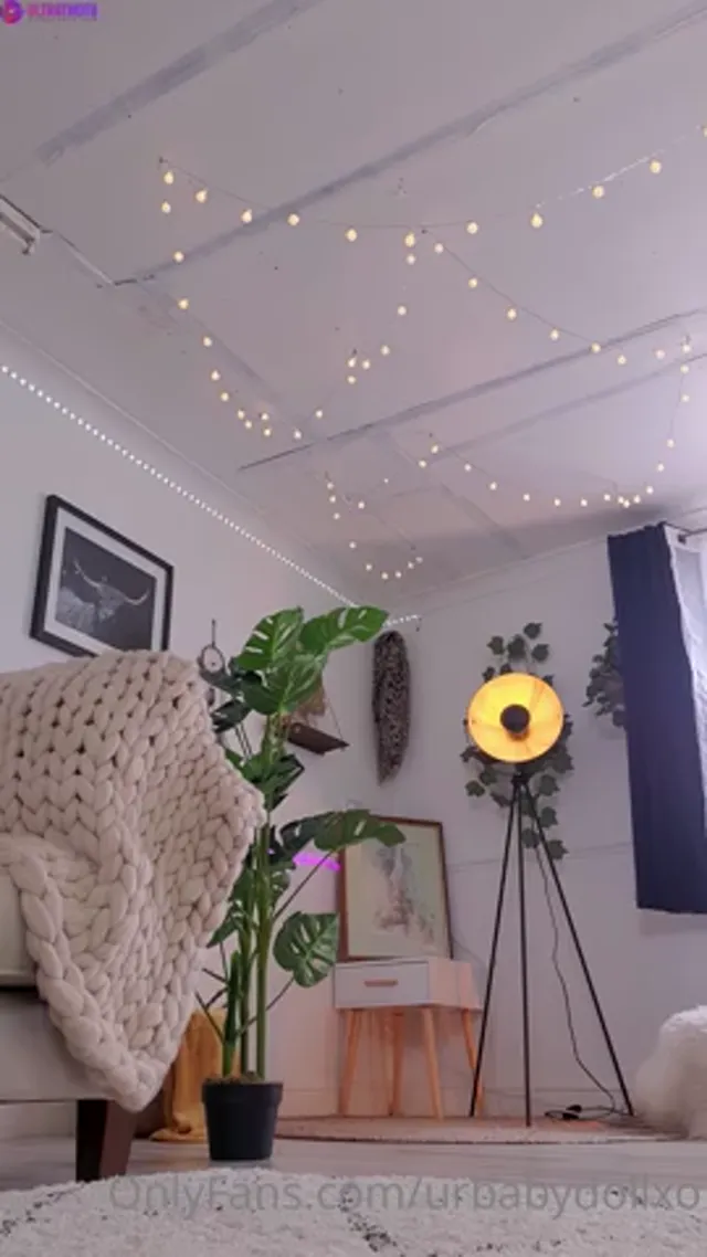 Lela Sohna CPR Lesson With Tits Flashing