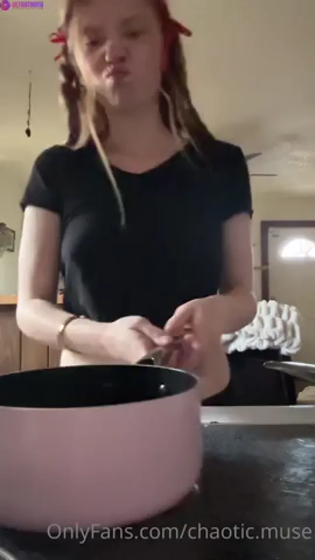 Chaotic Muse Flashing Tits In The Kitchen