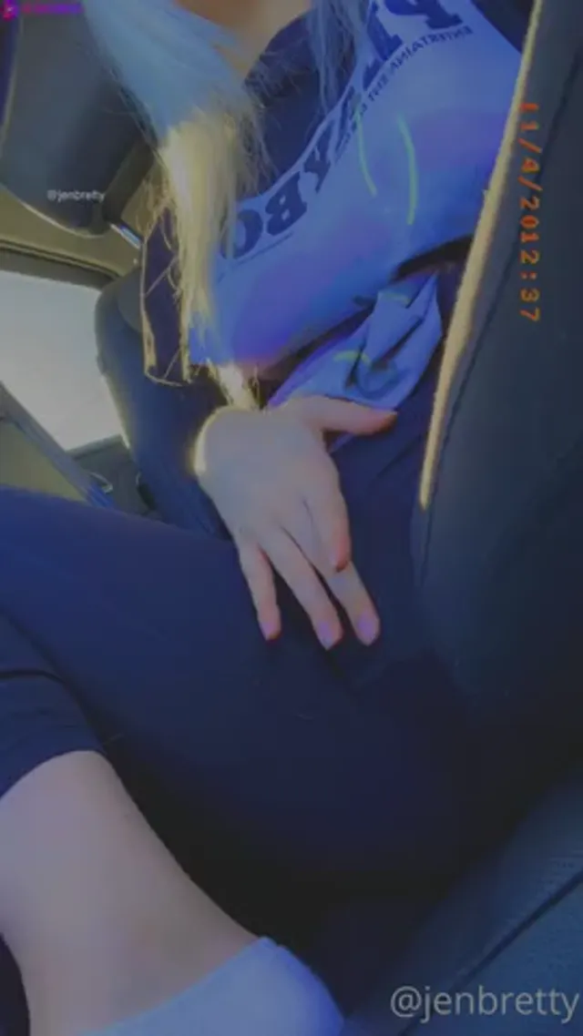 Jen Bretty Masturbates In Public