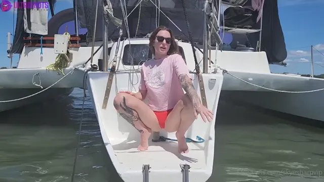 Skye Sharp Masturbates In Public