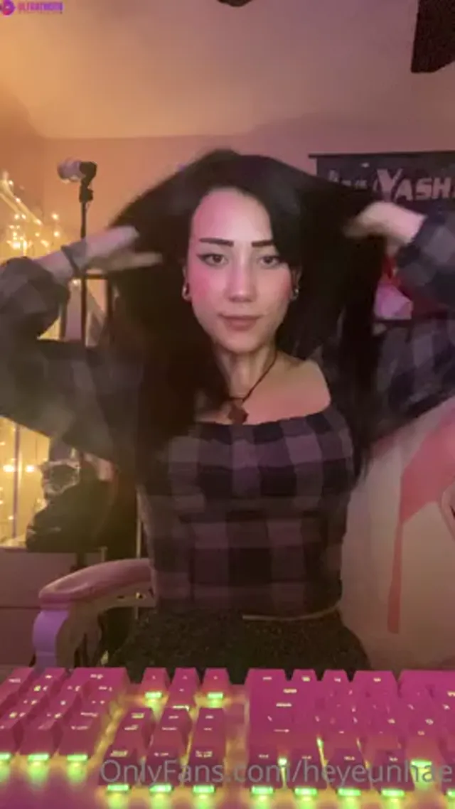 Heyeunhae Ass Close Up On Cam