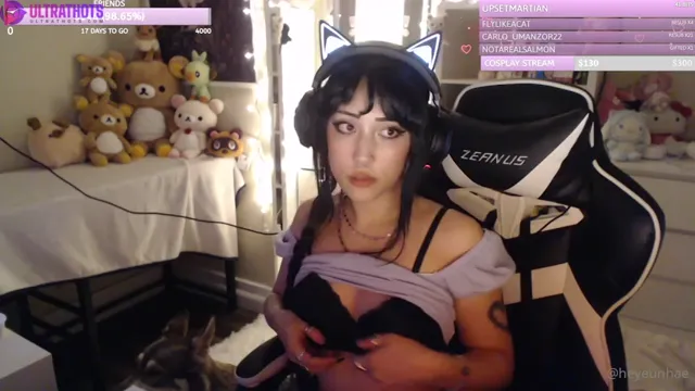 Heyeunhae Flashing Tits On Cam