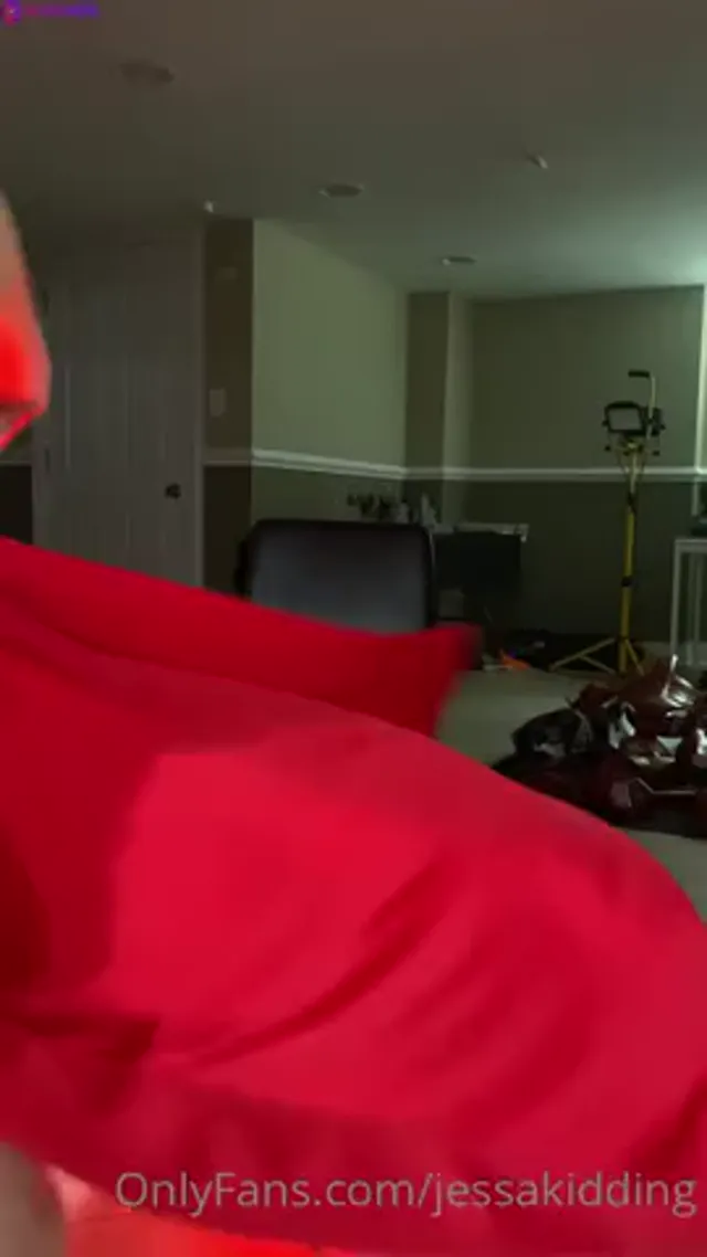 Jessakidding Erotic Show With Chair