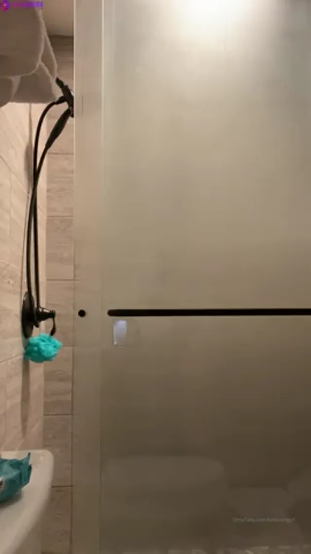 Kendra Sunderland Kinky In The Shower