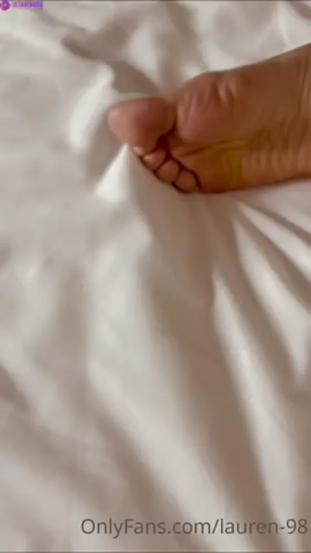 Lauren_98 Masturbates In Sexy Dress With Sex Toy