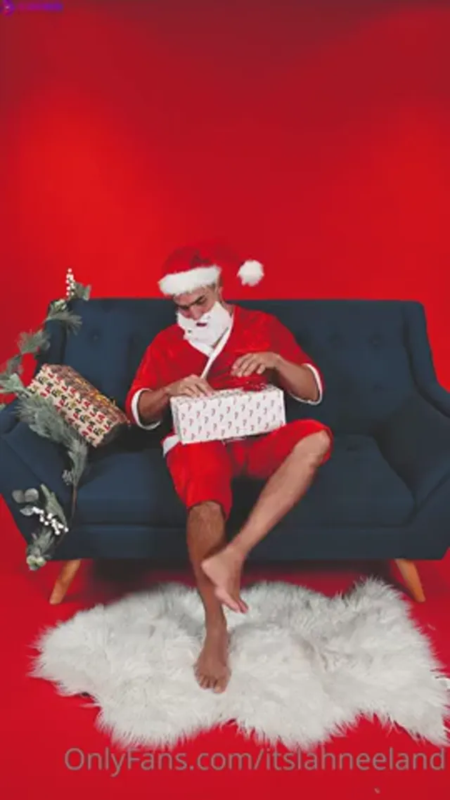 Lahnee Pavlovich Riding Santas Fat Cock