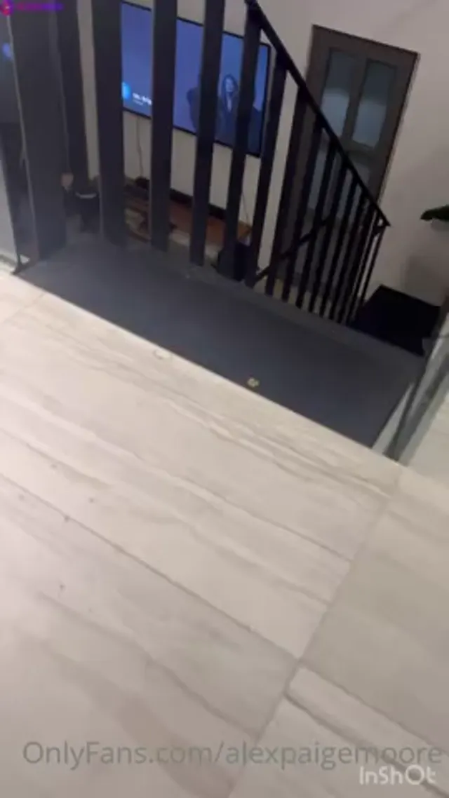 Australian Babe Alex Moore Sextape