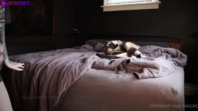 Anja Sangre Shakes Booty