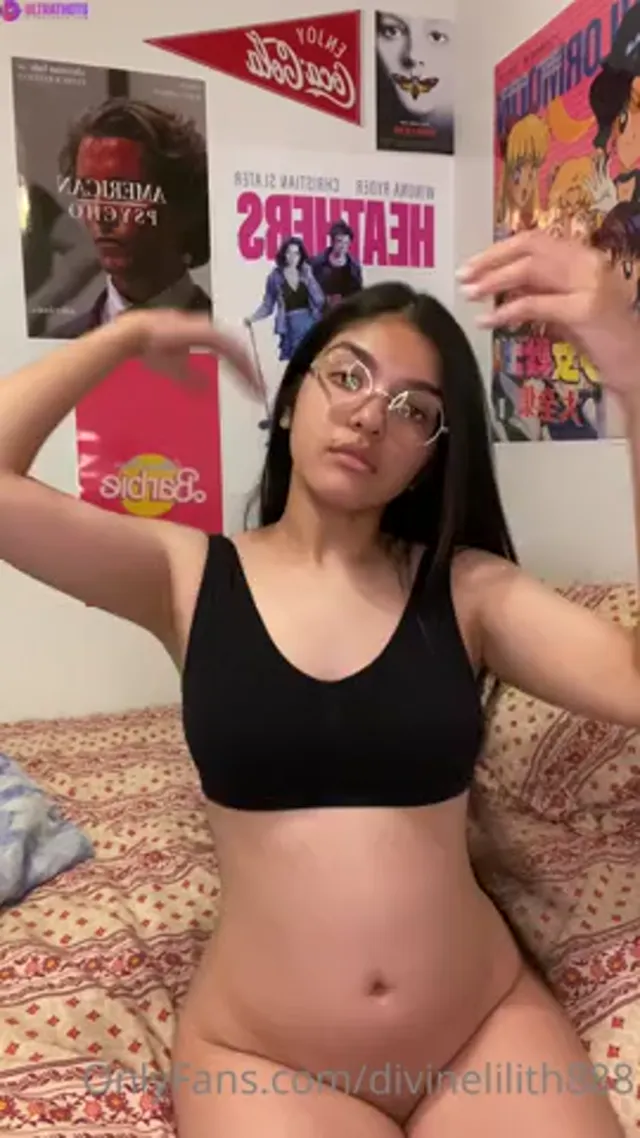 WantMyAss888 Covers Nude Body With Oil