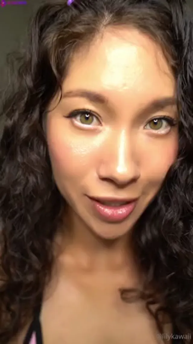 Lily Kawaii Masturbating And Squirting