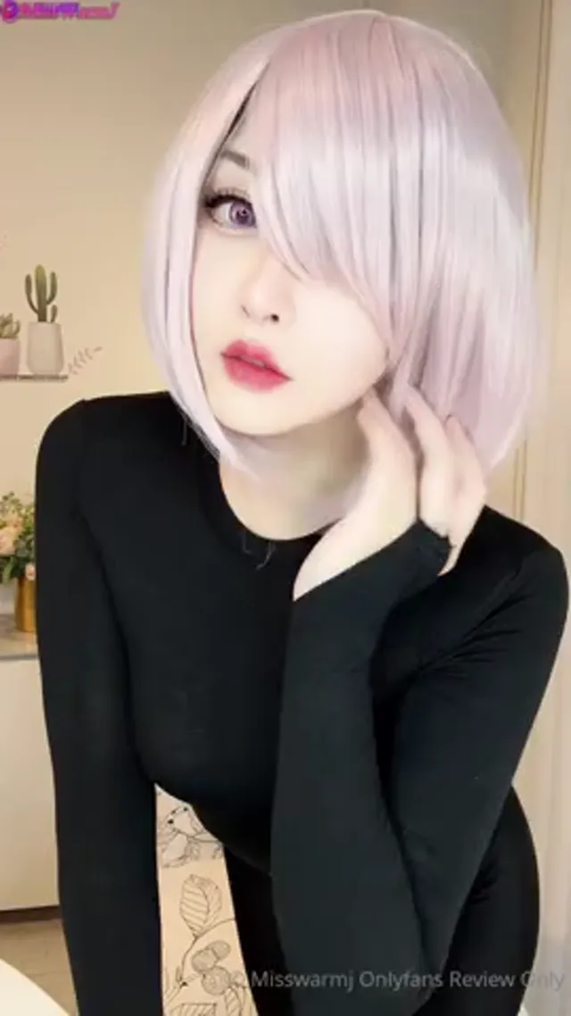 MissWarmJ Playing with Nipples in Cosplay