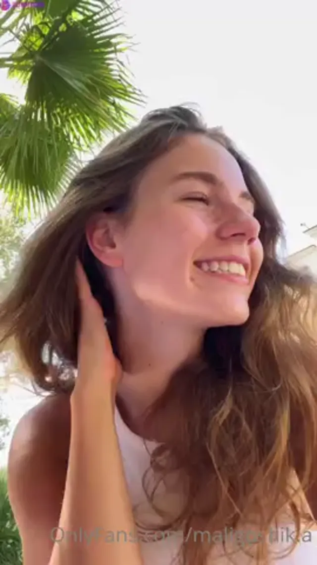Anna Malygon Wet Shirt In The Pool