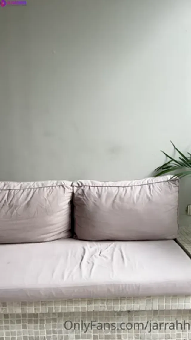 SpicyJazzzy Showing Ass And Titties