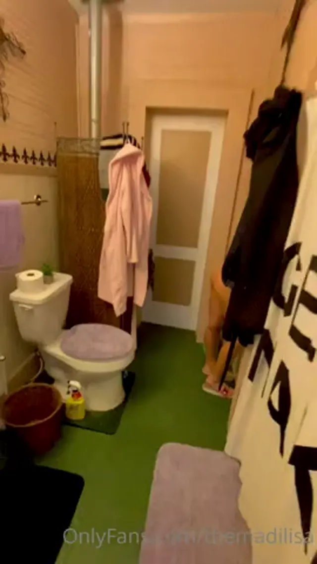 Themadilisa Getting Fucked in Doggystyle