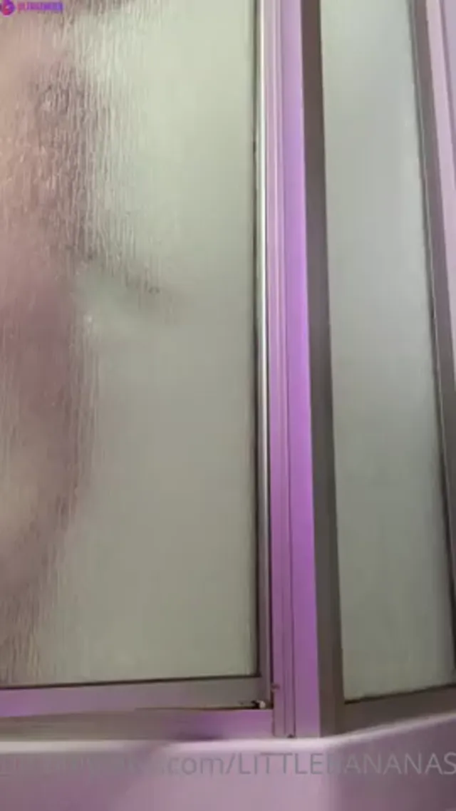 Littlebananas In The Shower