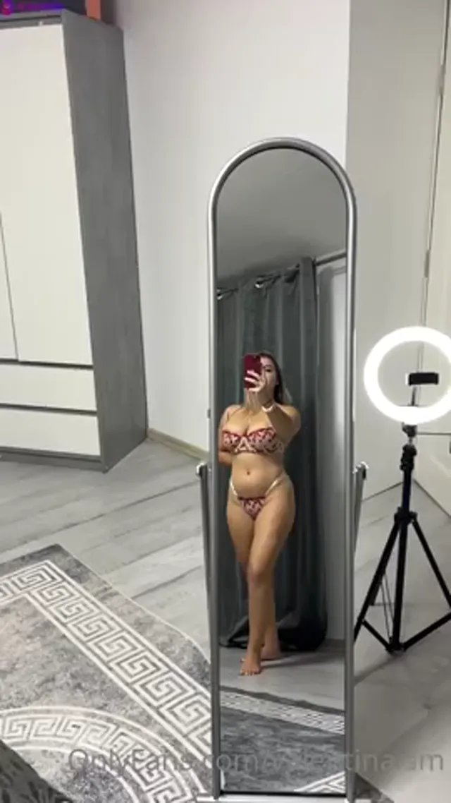 Valentina Sime Bouncing Tits In Slow Motion With Mirror Play