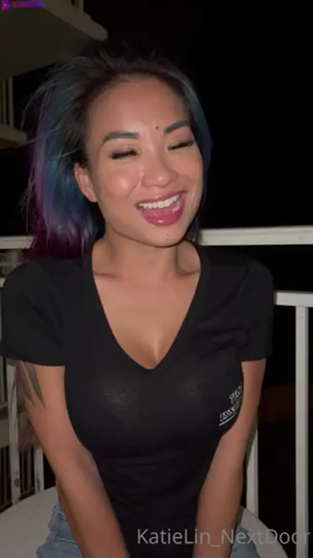 KatieLin Nextdoor Flashing Tits In Public