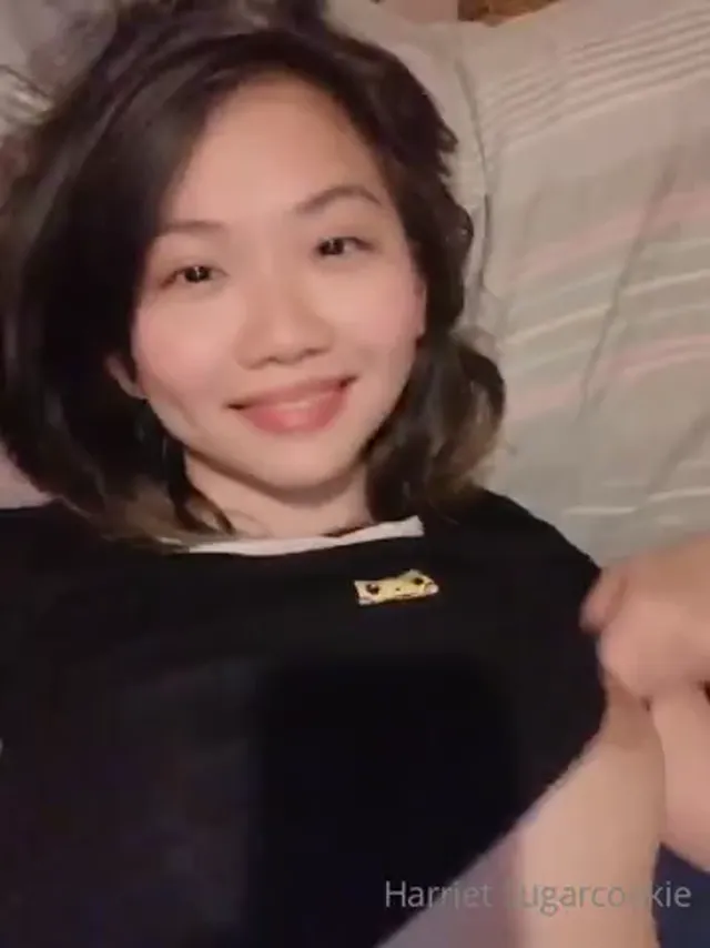 Harriet Sugarcookie Striptease In The Bedroom