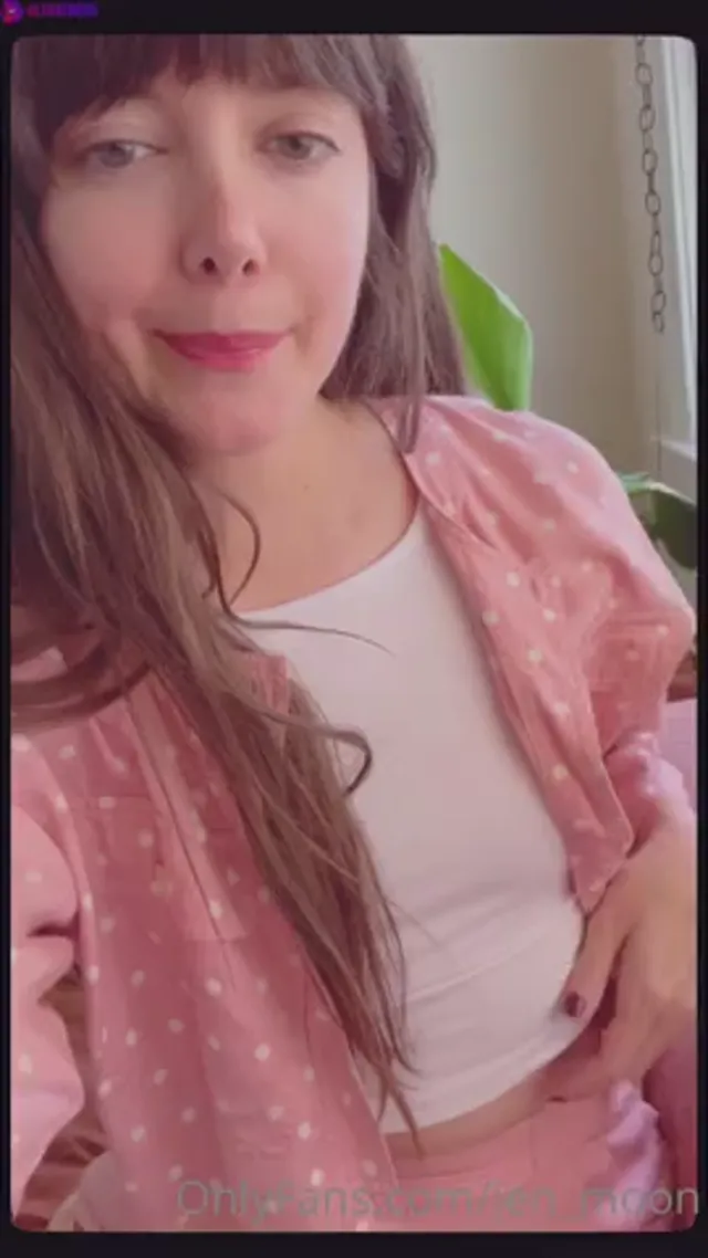 Jen Moon Unboxing Monster Dildo