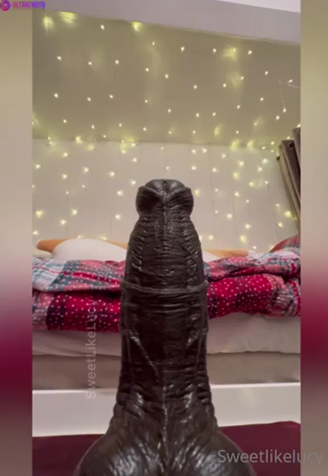 Lucy Lincoln Pussy Fuck With Monster Dildo