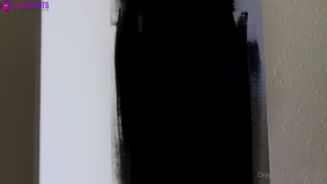 Ilanosh Gets Body Paint