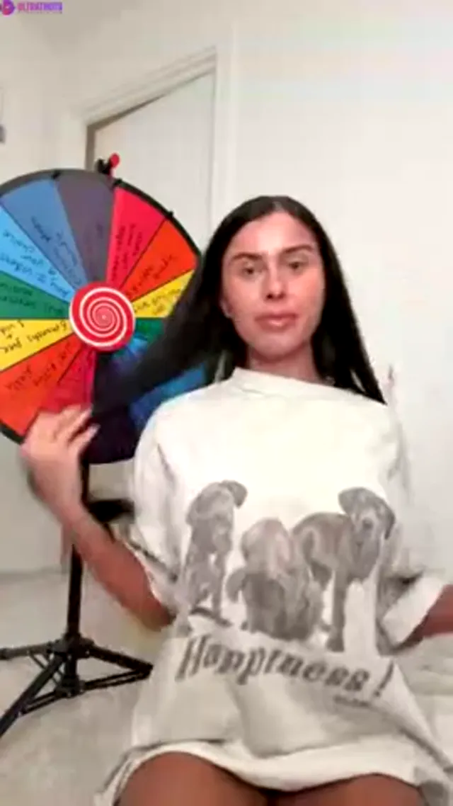 Isabella Rhoades Livestream