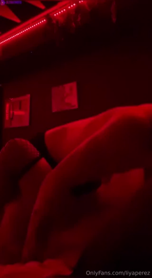 Liya Perez Getting her Pussy Licked by BF