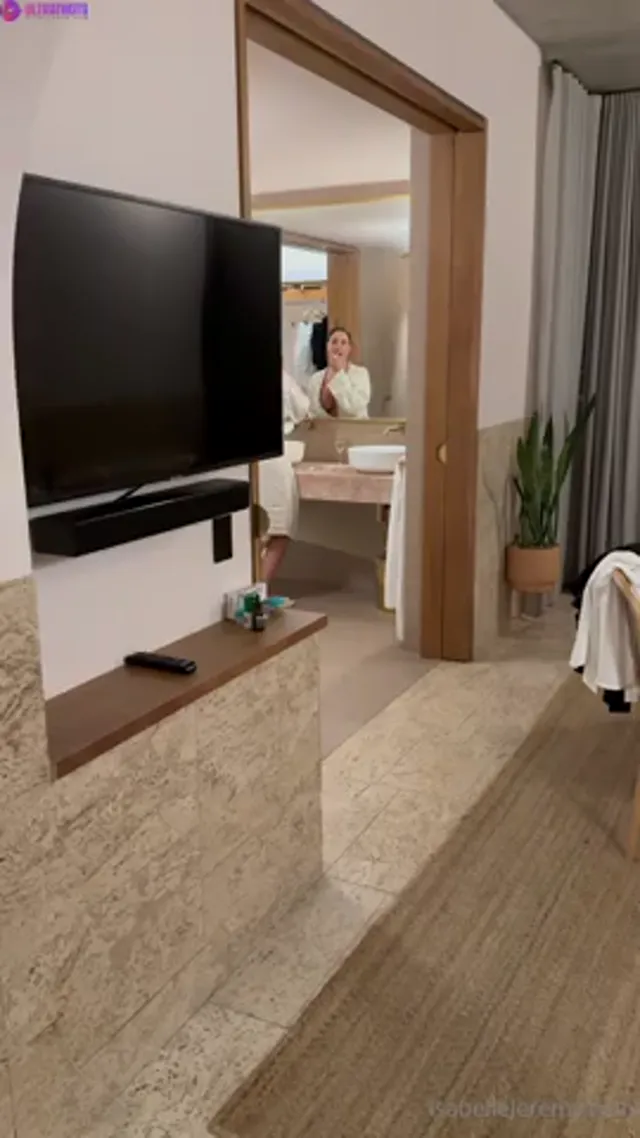 Isabelle Eleanore Hardcore Sextape with Cum on Tits