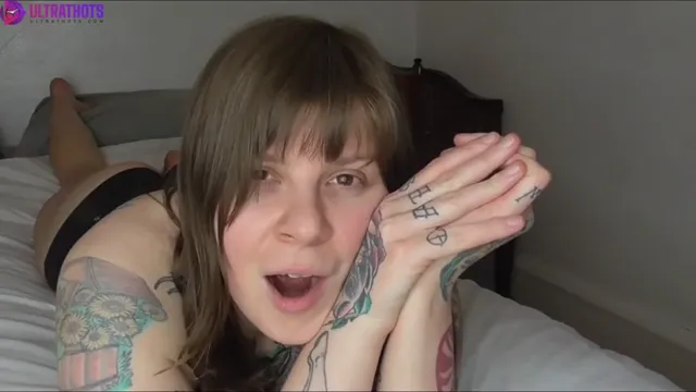 POV: FARTY ASSHOLE GIRLFRIEND SWALLOWS