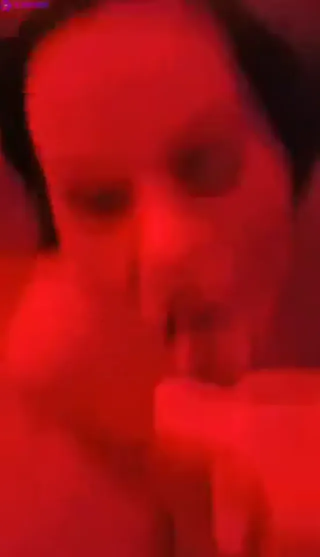 Sprut i ansiktet hora