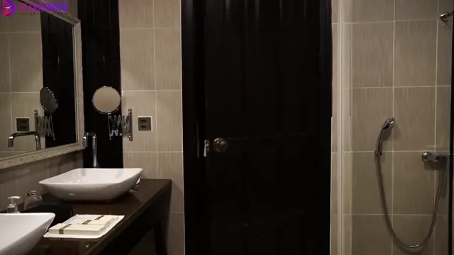 Big-Ass Blonde Latina MILF Masturbates in the Bathroom