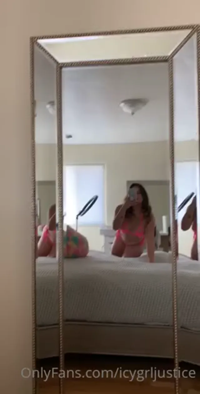 Spin Around With IcyGrlJustice