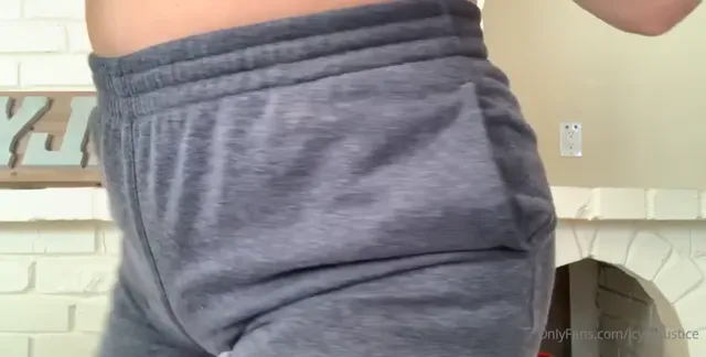 IcyGrlJustice Booty Shaking