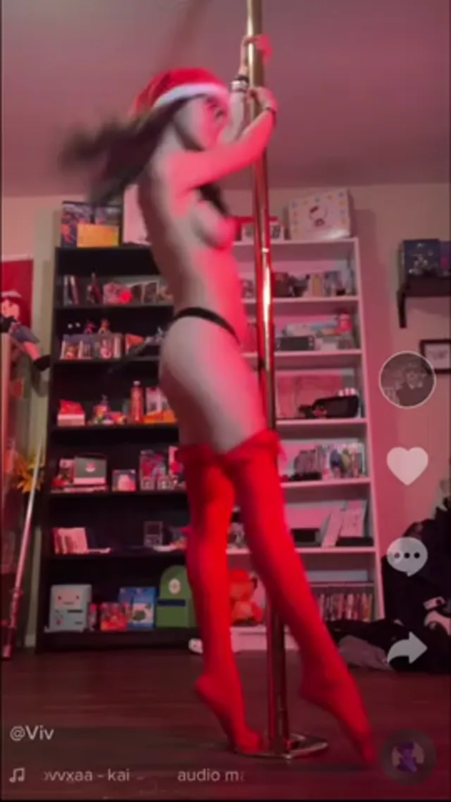 Poledance With lilmochidoll