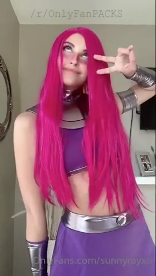 Sunny Ray Shakes Booty