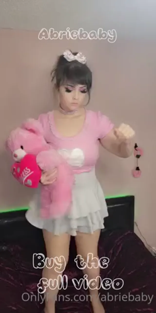 Abriebaby Gets Facial