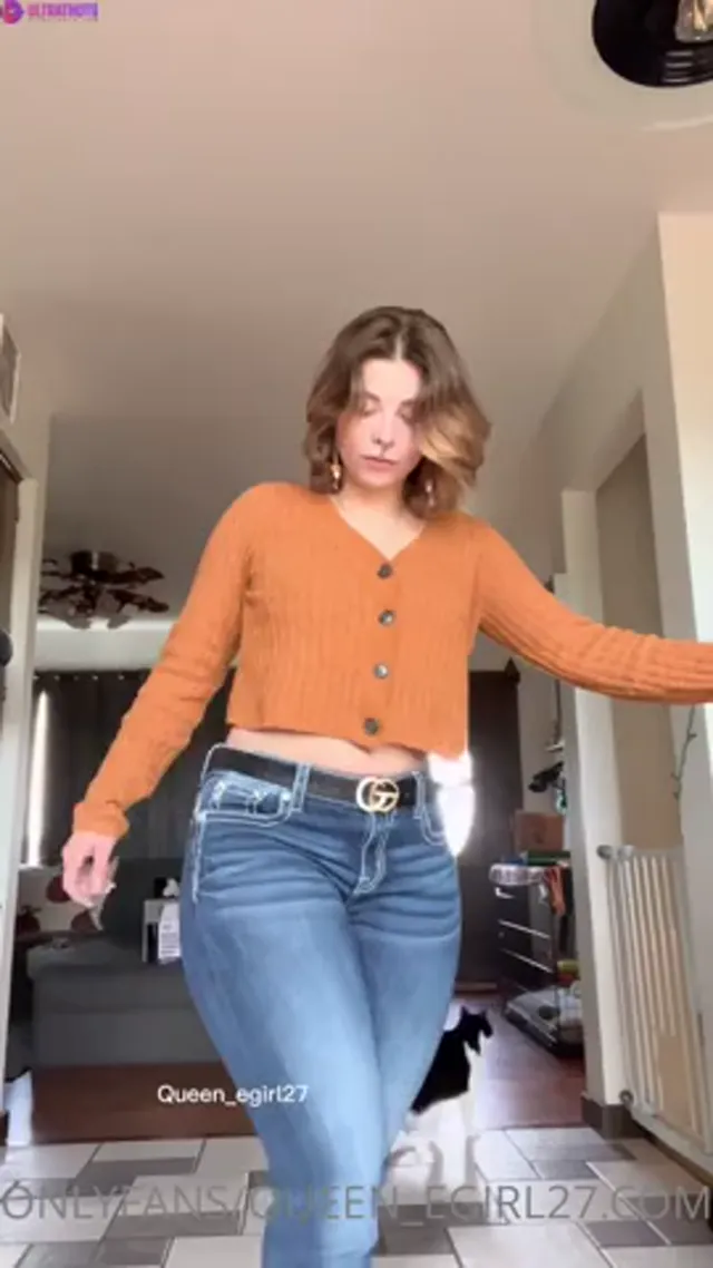 QUEEN_EGIRL27