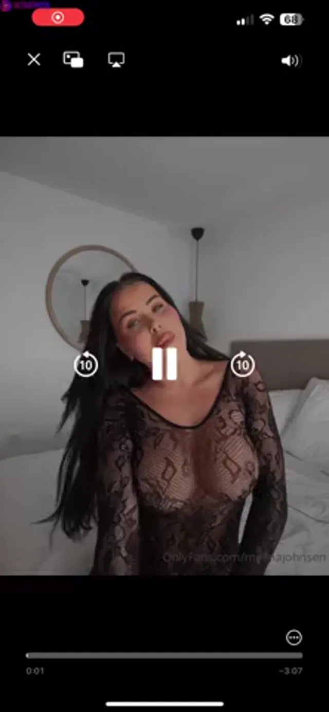 Melina with pink dildo