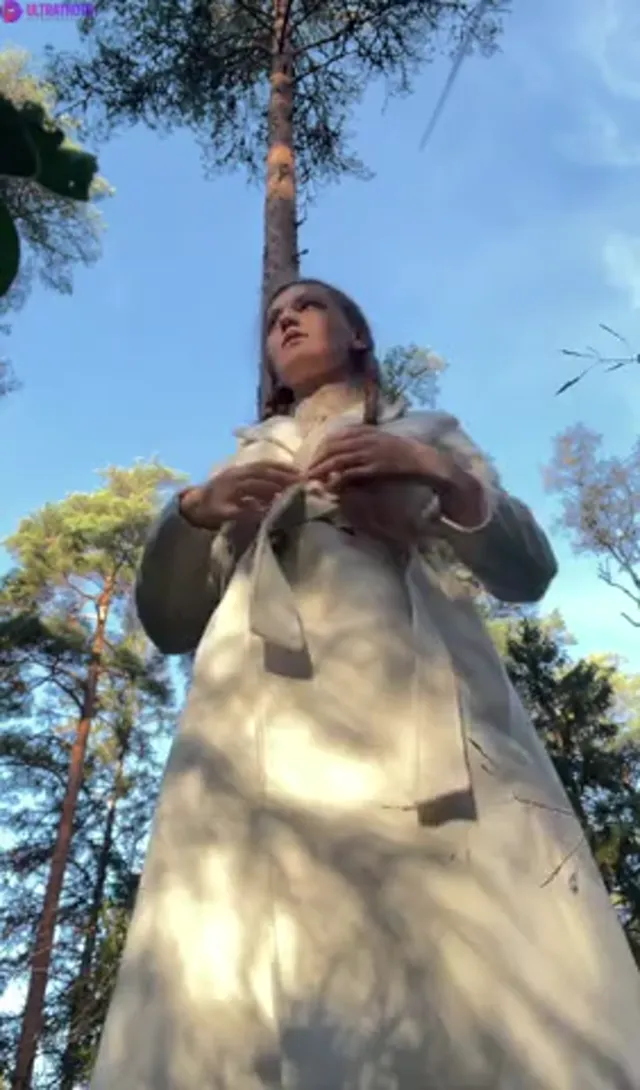 Swedish teen MejaiMilk outside