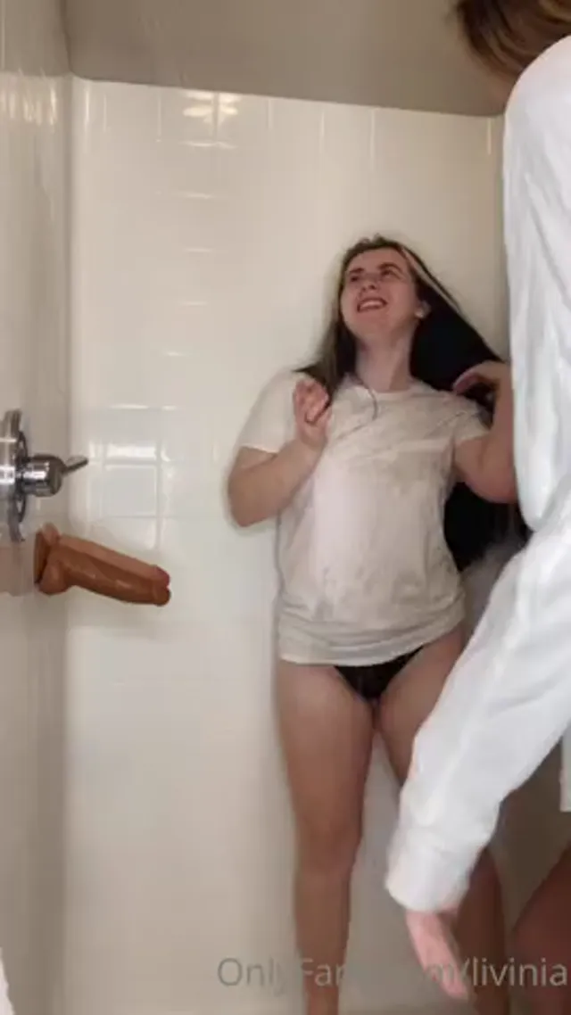 Livinia Roberts Sucking Dildo In The Shower With Lesbian Friend